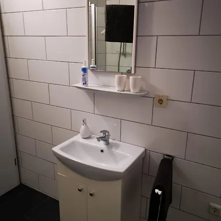 Apartment Milonia 3 *